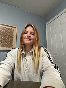 Snapshot of PhatAssBlond chatting on December 2024 08:42:01 PM PhatAssBlond online show from December 2024 08:42:01 PM