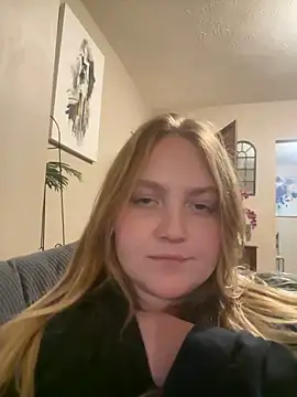 Snapshot of PhatAssBlond chatting on December 2024 03:26:01 AM PhatAssBlond online show from December 2024 03:26:01 AM