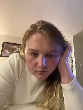 Snapshot of PhatAssBlond chatting on December 2024 01:07:01 AM PhatAssBlond online show from December 2024 01:07:01 AM