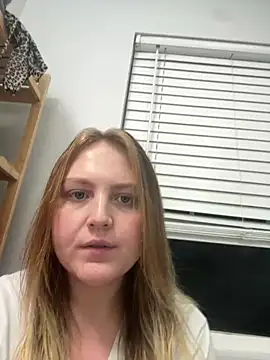 Snapshot of PhatAssBlond chatting on December 2024 05:47:01 AM PhatAssBlond online show from December 2024 05:47:01 AM