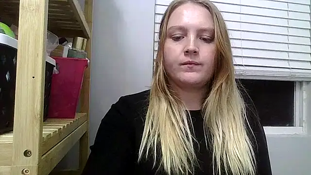 Snapshot of PhatAssBlond chatting on December 2024 02:17:02 AM PhatAssBlond online show from December 2024 02:17:02 AM