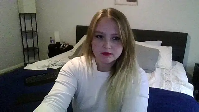 Snapshot of PhatAssBlond chatting on December 2024 07:13:02 PM PhatAssBlond online show from December 2024 07:13:02 PM
