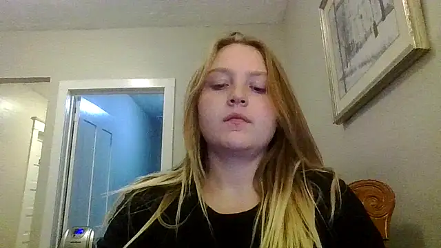 Snapshot of PhatAssBlond chatting on December 2024 02:36:02 AM PhatAssBlond online show from December 2024 02:36:02 AM