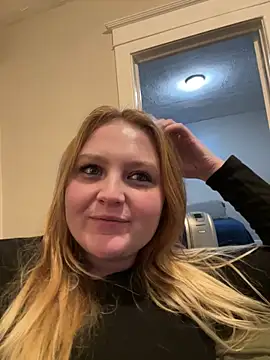 Snapshot of PhatAssBlond chatting on January 2025 05:01:01 AM PhatAssBlond online show from January 2025 05:01:01 AM