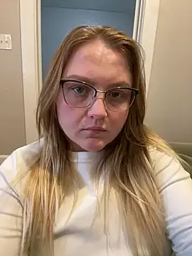 Snapshot of PhatAssBlond chatting on January 2025 09:42:02 PM PhatAssBlond online show from January 2025 09:42:02 PM