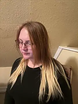 Snapshot of PhatAssBlond chatting on February 2025 10:39:01 PM PhatAssBlond online show from February 2025 10:39:01 PM
