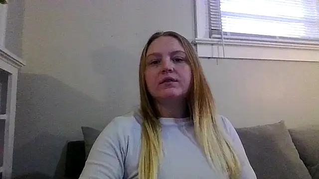 Snapshot of PhatAssBlond chatting on February 2025 03:39:02 PM PhatAssBlond online show from February 2025 03:39:02 PM