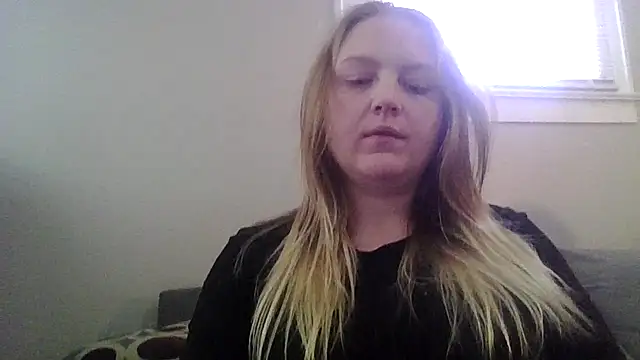 Snapshot of PhatAssBlond chatting on February 2025 05:43:01 PM PhatAssBlond online show from February 2025 05:43:01 PM