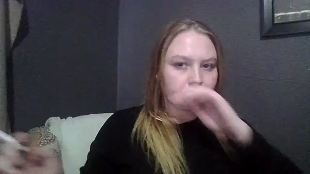 Snapshot of PhatAssBlond chatting on February 2025 08:42:01 PM PhatAssBlond online show from February 2025 08:42:01 PM