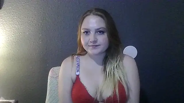 Snapshot of PhatAssBlond chatting on February 2025 01:15:02 AM PhatAssBlond online show from February 2025 01:15:02 AM