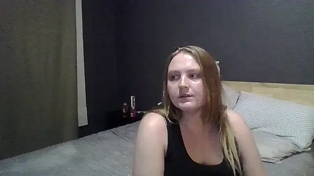 Snapshot of PhatAssBlond chatting on March 2025 03:29:01 AM PhatAssBlond online show from March 2025 03:29:01 AM