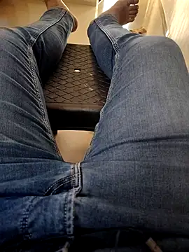 Snapshot of SplitPrestige19 chatting on November 2025 10:29:01 AM SplitPrestige19 online show from November 2025 10:29:01 AM