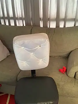 lia huan online show from March 2025 05:28:02 PM