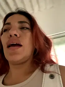 lia huan online show from October 2025 12:13:02 PM