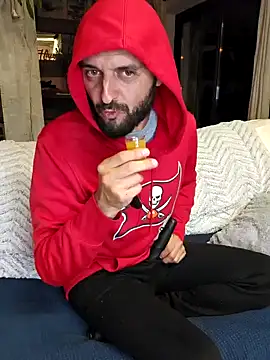 Snapshot of Jade_Emeraud chatting on December 2024 11:03:01 PM Jade Emeraud online show from December 2024 11:03:01 PM