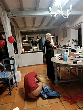 Snapshot of Jade_Emeraud chatting on February 2025 10:14:02 PM Jade Emeraud online show from February 2025 10:14:02 PM