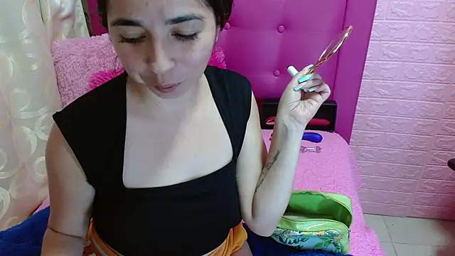 Snapshot of kendall_all4u chatting on December 2024 05:33:02 AM kendall all4u online show from December 2024 05:33:02 AM