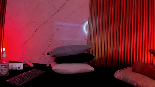 Emiilycollins online show from January 2025 12:09:01 AM