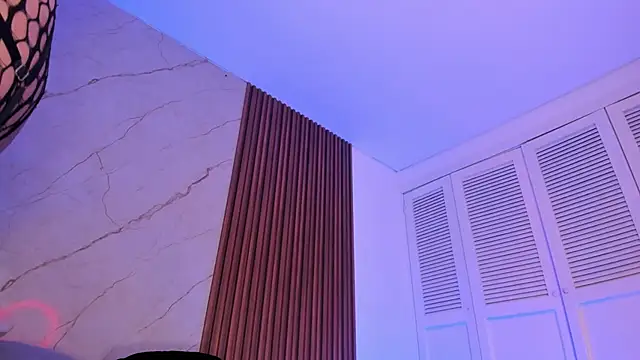 Emiilycollins online show from December 2025 05:42:02 PM