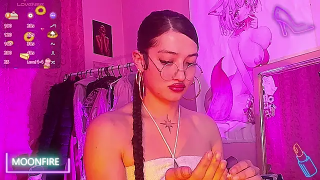 moonfiredancer online show from September 2025 04:17:01 AM