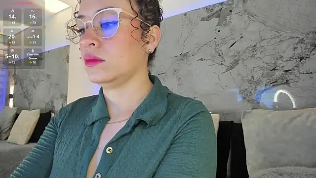 LIZ HOLMES online show from December 2025 10:55:01 AM