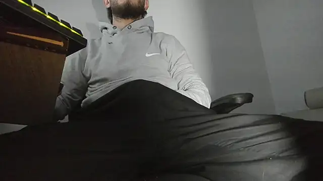 s sven03 online show from October 2025 11:31:01 PM