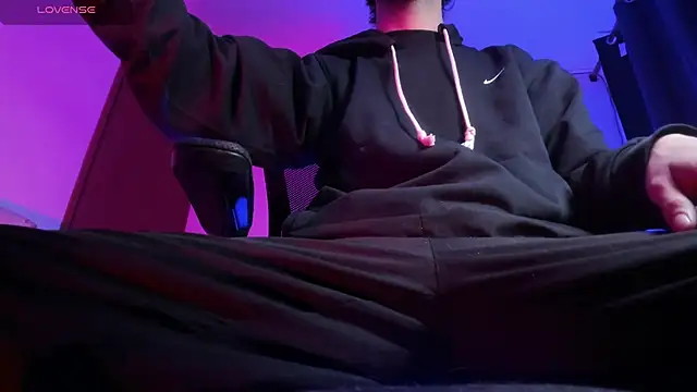 s sven03 online show from December 2025 07:46:02 AM