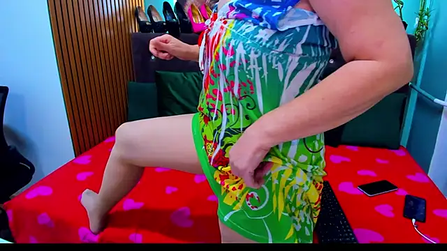 Lilly hott online show from October 2025 06:52:01 PM