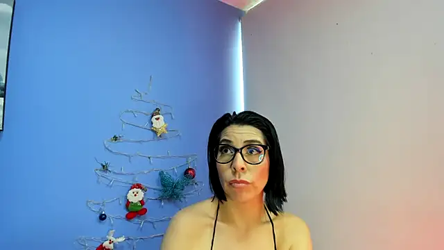 Snapshot of AdelleLennox_cg chatting on December 2024 02:19:02 PM AdelleLennox cg online show from December 2024 02:19:02 PM