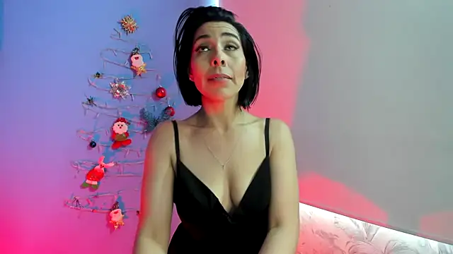 Snapshot of AdelleLennox_cg chatting on December 2024 02:28:01 PM AdelleLennox cg online show from December 2024 02:28:01 PM