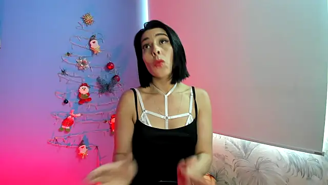 Snapshot of AdelleLennox_cg chatting on December 2024 02:37:01 PM AdelleLennox cg online show from December 2024 02:37:01 PM