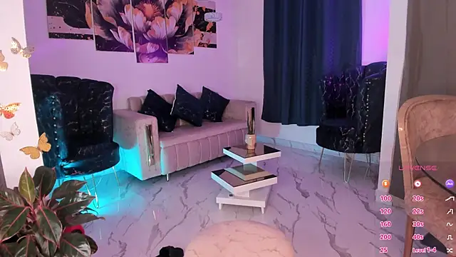 Snapshot of pretty_pettite chatting on February 2025 11:13:02 PM pretty pettite online show from February 2025 11:13:02 PM