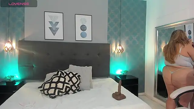 Snapshot of AmbarRoberts_ chatting on December 2024 04:32:01 PM AmbarRoberts online show from December 2024 04:32:01 PM