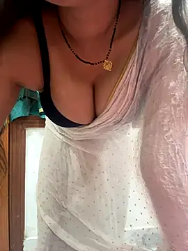 Snapshot of AASHI66 chatting on November 2025 05:26:02 PM AASHI66 online show from November 2025 05:26:02 PM