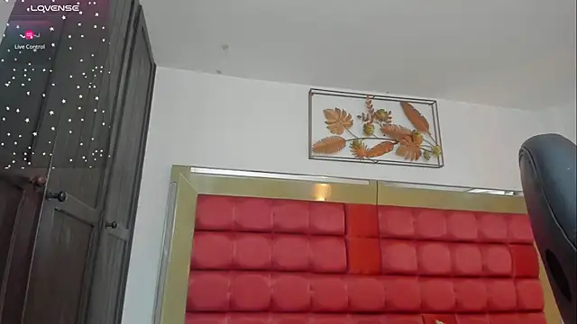 FaloonRoussel online show from November 2025 05:56:02 PM