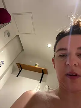 lyajoliee online show from February 2026 07:06:01 AM