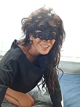 Snapshot of EmySkinny85 chatting on November 2025 09:17:02 PM EmySkinny85 online show from November 2025 09:17:02 PM