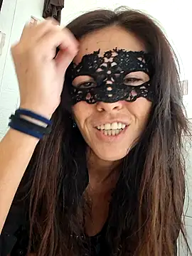 Snapshot of EmySkinny85 chatting on November 2025 03:16:02 PM EmySkinny85 online show from November 2025 03:16:02 PM