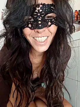 Snapshot of EmySkinny85 chatting on November 2025 09:20:01 AM EmySkinny85 online show from November 2025 09:20:01 AM