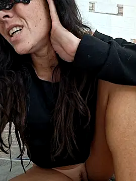 Snapshot of EmySkinny85 chatting on November 2025 09:03:02 PM EmySkinny85 online show from November 2025 09:03:02 PM