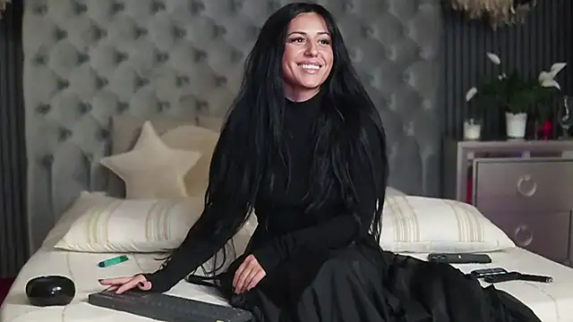Snapshot of AmelyNoir chatting on December 2024 12:43:02 AM AmelyNoir online show from December 2024 12:43:02 AM