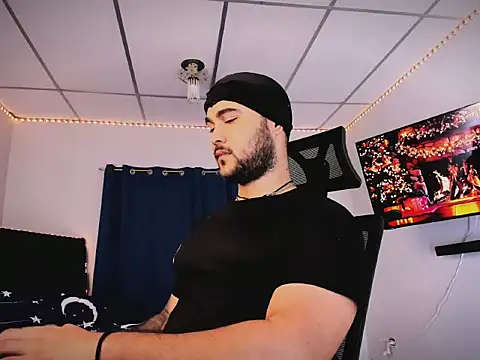 Snapshot of Sebas-hott chatting on December 2025 10:27:02 PM Sebas-hott online show from December 2025 10:27:02 PM