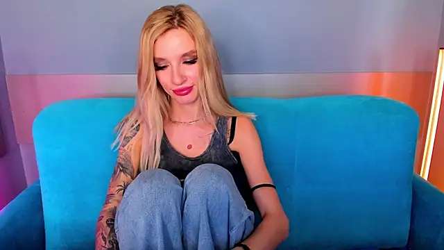 Snapshot of AlinaLovelyX chatting on March 2025 04:41:02 AM AlinaLovelyX online show from March 2025 04:41:02 AM