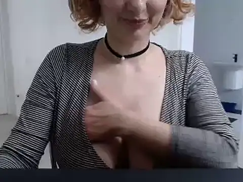 Snapshot of YourSweetJam chatting on March 2025 09:05:01 AM YourSweetJam online show from March 2025 09:05:01 AM