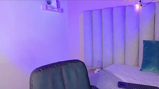 alaia-rogers online show from October 2025 11:42:01 AM