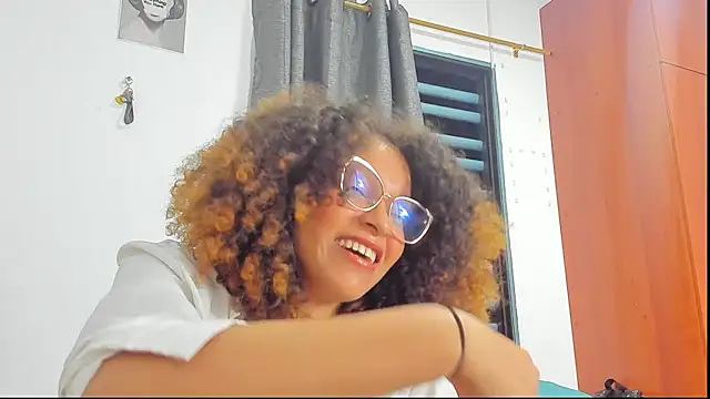 Snapshot of Ada_gales_ chatting on October 2025 03:41:02 AM Ada gales  online show from October 2025 03:41:02 AM