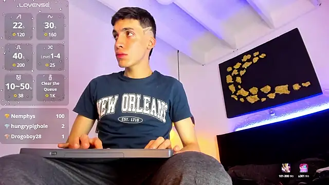 Snapshot of Angel_Snowhotxxx chatting on January 2025 08:09:01 PM Angel Snowhotxxx online show from January 2025 08:09:01 PM