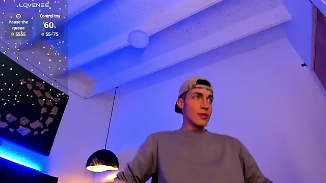 Snapshot of Angel_Snowhotxxx chatting on February 2025 03:39:01 PM Angel Snowhotxxx online show from February 2025 03:39:01 PM