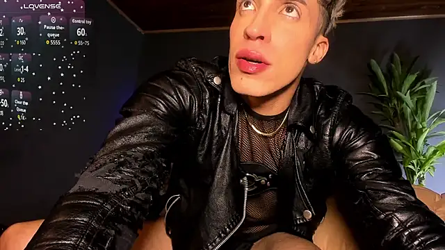 Snapshot of Angel_Snowhotxxx chatting on November 2025 11:41:01 AM Angel Snowhotxxx online show from November 2025 11:41:01 AM