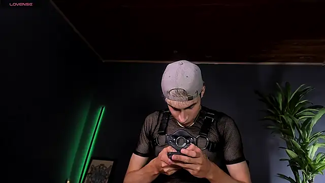 Snapshot of Angel_Snowhotxxx chatting on November 2025 11:18:01 PM Angel Snowhotxxx online show from November 2025 11:18:01 PM